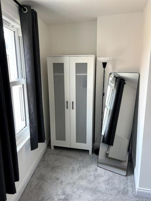 Central Chic 3 Bed, Great Location Winchester Buitenkant foto