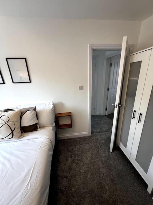 Central Chic 3 Bed, Great Location Winchester Buitenkant foto