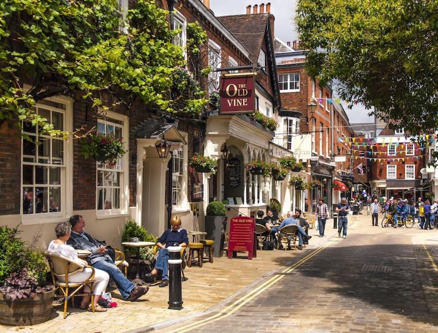 Central Chic 3 Bed, Great Location Winchester Buitenkant foto