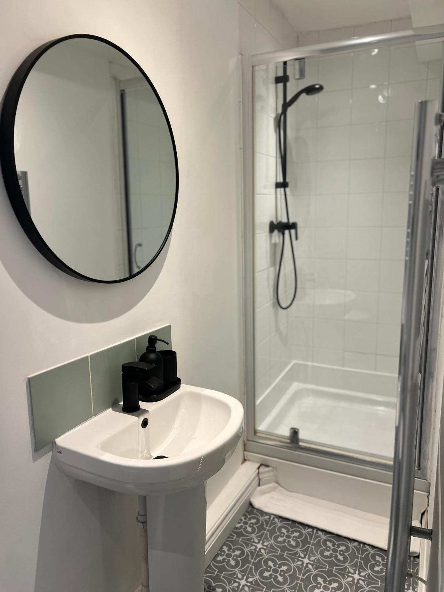 Central Chic 3 Bed, Great Location Winchester Buitenkant foto